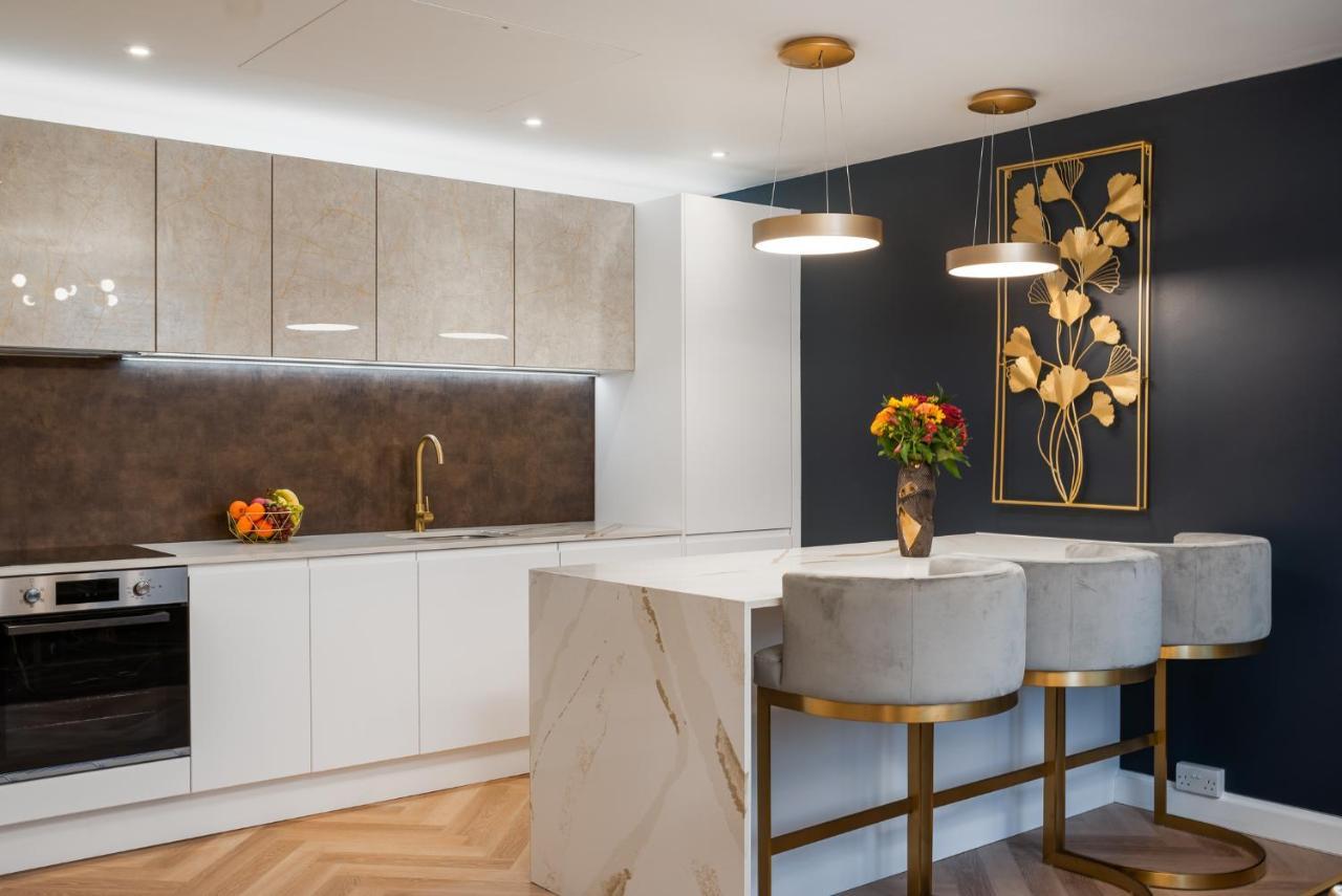 London'S Modern Nuance Apartment - Battersea Екстер'єр фото