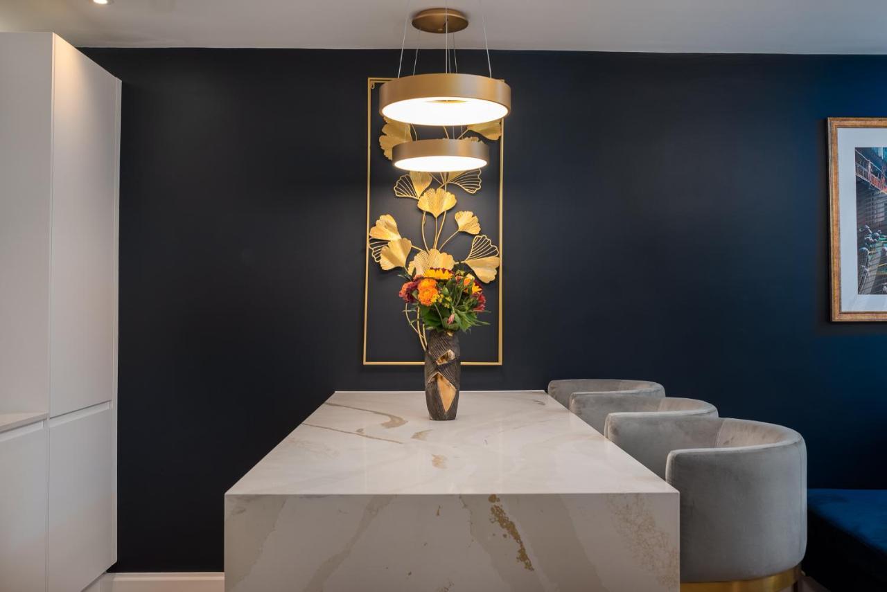 London'S Modern Nuance Apartment - Battersea Екстер'єр фото
