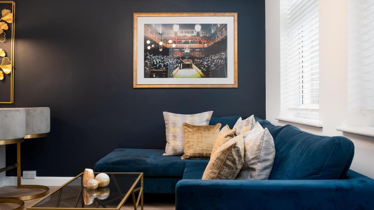 London'S Modern Nuance Apartment - Battersea Екстер'єр фото