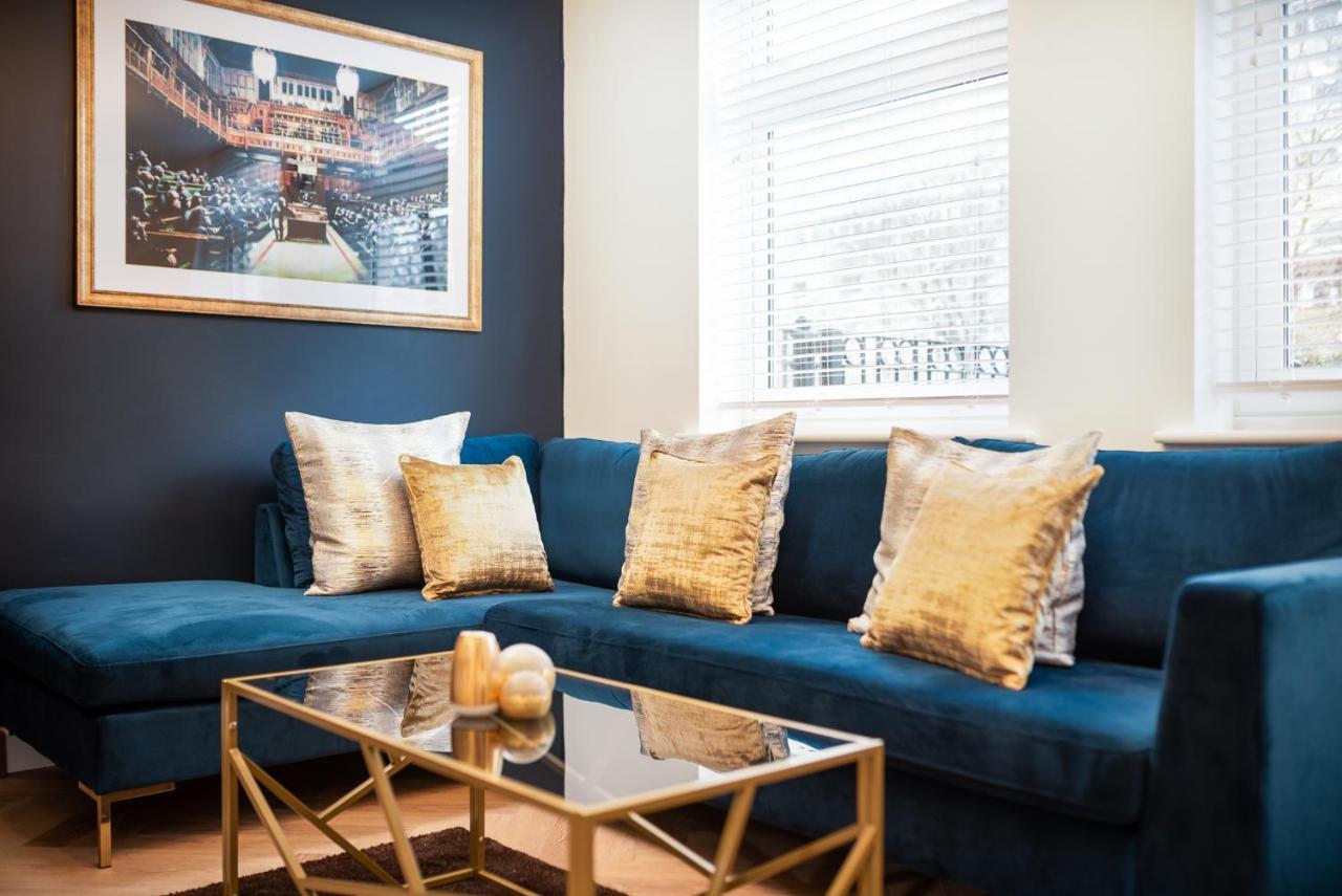 London'S Modern Nuance Apartment - Battersea Екстер'єр фото