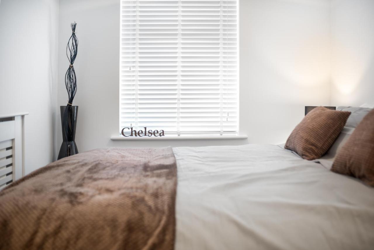 London'S Modern Nuance Apartment - Battersea Екстер'єр фото