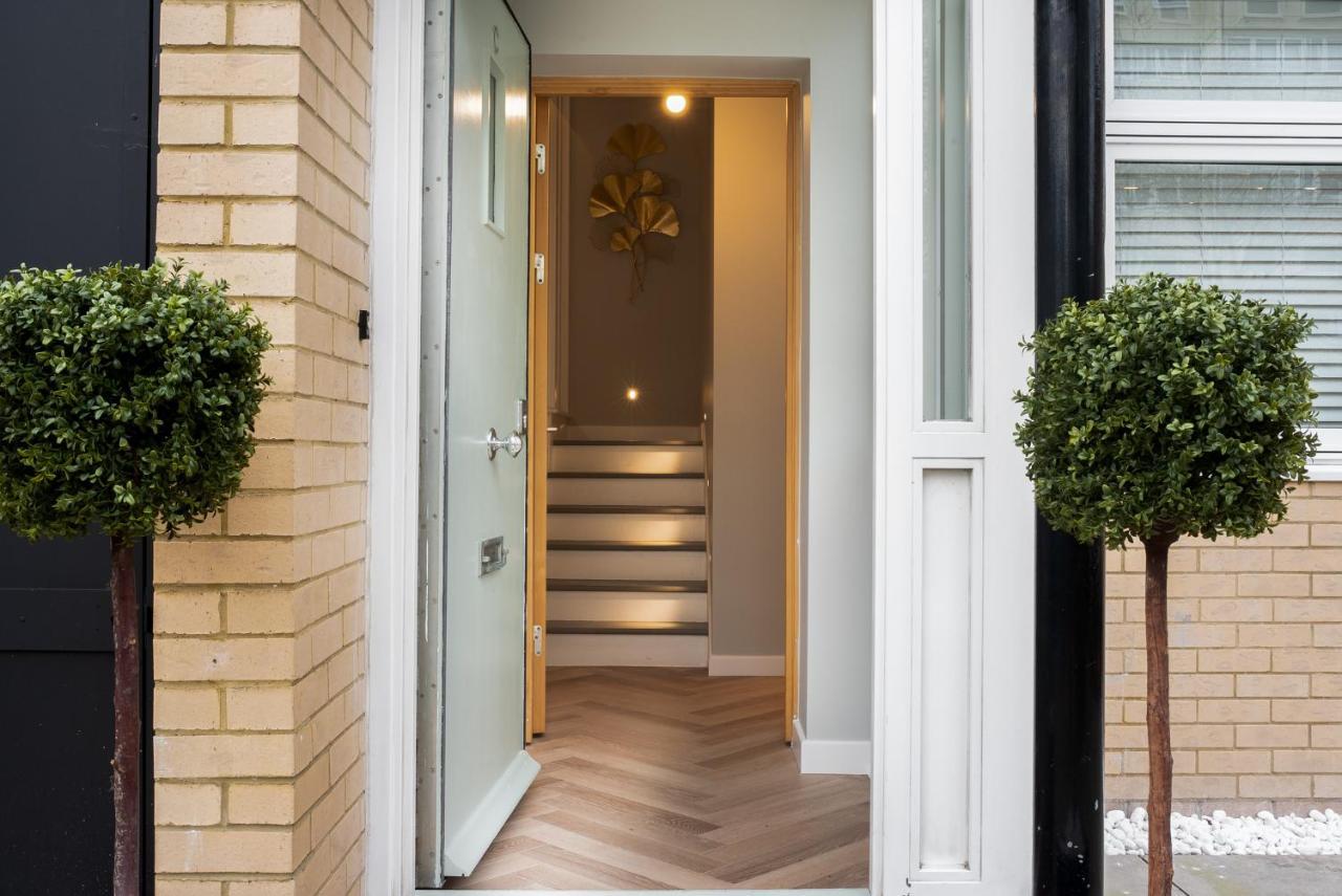London'S Modern Nuance Apartment - Battersea Екстер'єр фото